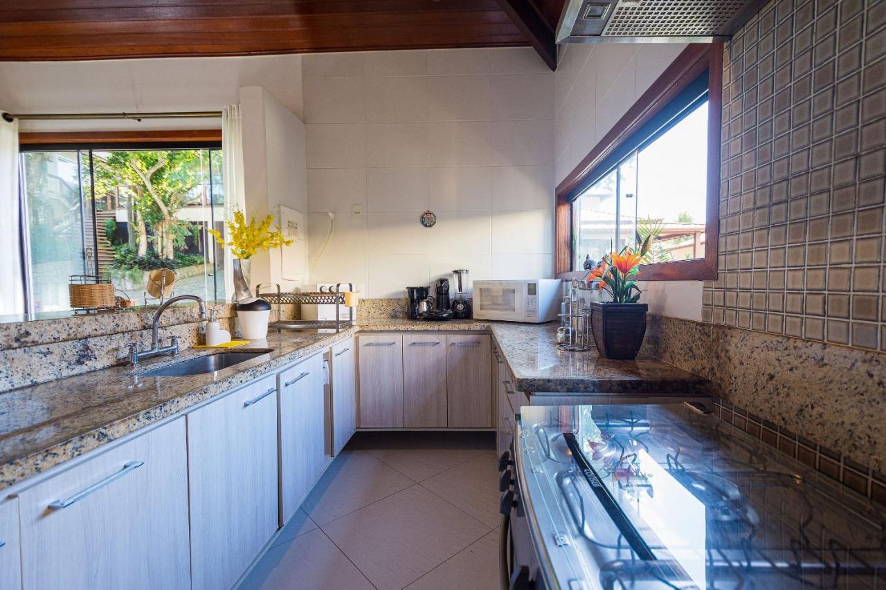 Casa Espetacular Entre Geriba E Ferradurinha - Wifi 200Mb - Piscina Do Codominio - 700 M Da Praia - Garagem - 4 Suites - Area Gourmet Privativa - Cozinha Equipada - Area Kids - Portaria 24H - Ar Condicionado Armacao dos Buzios Exterior photo